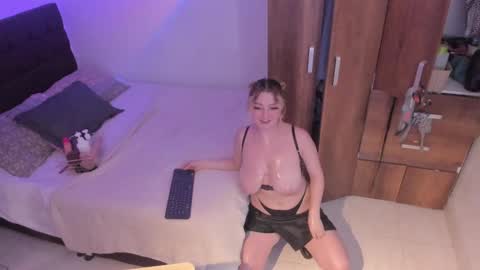 Snapshot of cocovolkovva chatting on February 21, 7:43 pm cocovolkovva online show from February 21, 7:43 pm