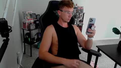 Snapshot of codyt1016 chatting on September 26, 5:39 pm codyt1016 online show from September 26, 5:39 pm