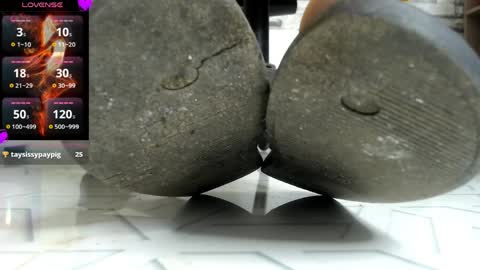 laurita online show from April 3, 3:10 pm