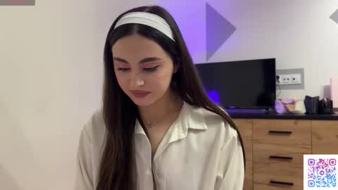 Yumi online show from February 24, 6:06 pm