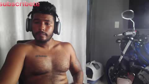 Snapshot of coffeman08 chatting on May 23, 8:57 pm Andres online show from May 23, 8:57 pm
