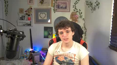 Snapshot of cokia_ chatting on February 18, 11:19 pm Cokia online show from February 18, 11:19 pm