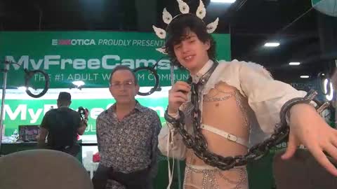 Snapshot of cokia_ chatting on October 25, 6:13 pm Cokia online show from October 25, 6:13 pm