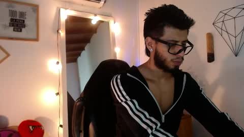 Snapshot of colby_smit chatting on April 30, 9:08 pm Colby online show from April 30, 9:08 pm