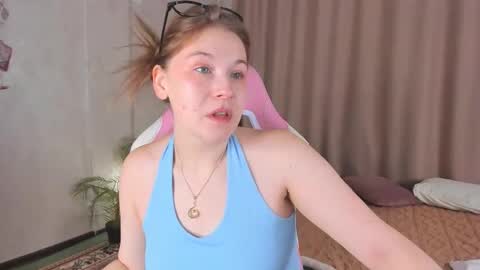 Collen Mon Tue Wed Thu Fri GMT 3 0300am - 0900am  online show from October 23, 5:01 pm