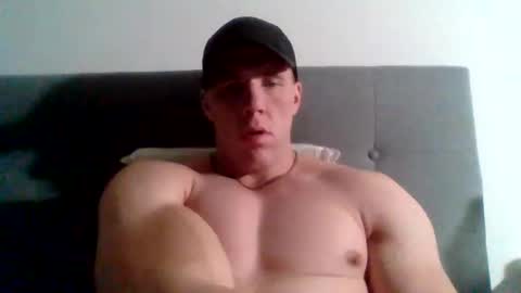 Snapshot of college_muscle chatting on January 7, 12:41 pm foreverxshredded online show from January 7, 12:41 pm