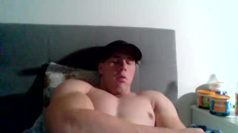 Snapshot of college_muscle chatting on January 25, 2:14 pm foreverxshredded online show from January 25, 2:14 pm