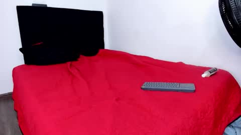 college_muscle_ass online show from March 15, 5:08 pm