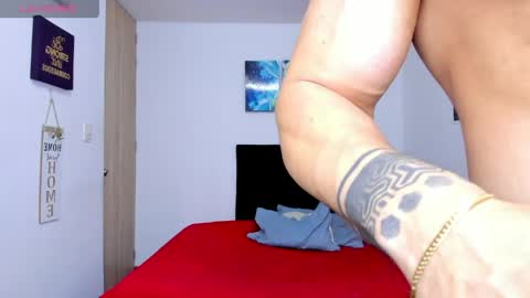 Snapshot of college_muscle_ass chatting on June 6, 11:59 am college_muscle_ass online show from June 6, 11:59 am
