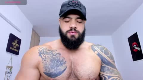 Snapshot of college_muscle_ass chatting on July 20, 4:05 am college_muscle_ass online show from July 20, 4:05 am