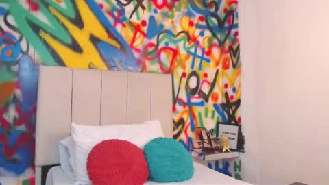 valentina online show from March 27, 1:33 pm