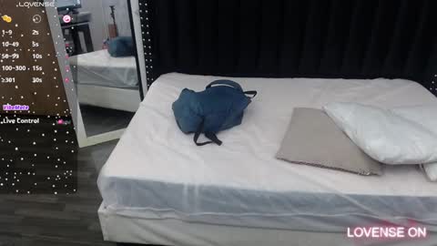 Snapshot of colombia_mommy_ chatting on January 4, 12:27 pm  GRETCHEN  online show from January 4, 12:27 pm