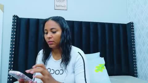 Snapshot of colombia_mommy_ chatting on February 24, 12:25 pm GRETCHEN online show from February 24, 12:25 pm