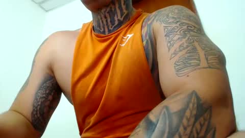 Snapshot of colombian_monster_cock chatting on December 27, 11:28 am camilo online show from December 27, 11:28 am