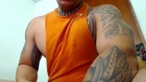 Snapshot of colombian_monster_cock chatting on December 31, 6:05 am camilo online show from December 31, 6:05 am