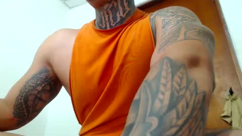 Snapshot of colombian_monster_cock chatting on January 4, 7:24 am camilo online show from January 4, 7:24 am