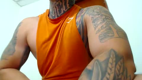 Snapshot of colombian_monster_cock chatting on January 9, 8:34 am camilo online show from January 9, 8:34 am