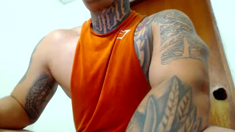 Snapshot of colombian_monster_cock chatting on January 28, 10:12 pm camilo online show from January 28, 10:12 pm
