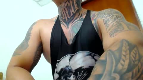 Snapshot of colombian_monster_cock chatting on January 31, 6:57 am camilo online show from January 31, 6:57 am