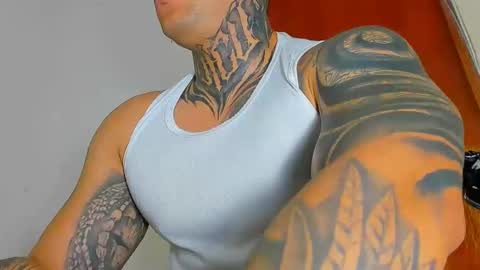 Snapshot of colombian_monster_cock chatting on September 19, 6:59 am camilo online show from September 19, 6:59 am