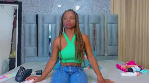 Snapshot of colombiancoffee_ chatting on April 26, 12:47 pm Lauren online show from April 26, 12:47 pm