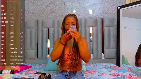 Snapshot of colombiancoffee_ chatting on June 7, 11:58 am Lauren online show from June 7, 11:58 am