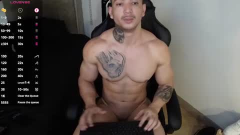 Snapshot of colombianmuscle8 chatting on June 10, 3:55 pm colombianmuscle8 online show from June 10, 3:55 pm