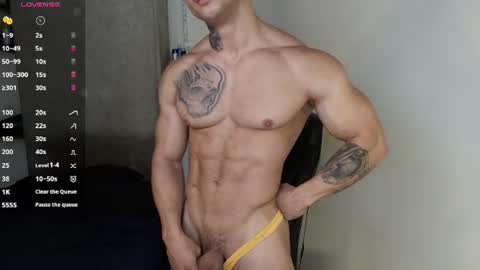 Snapshot of colombianmuscle8 chatting on June 23, 3:54 pm colombianmuscle8 online show from June 23, 3:54 pm