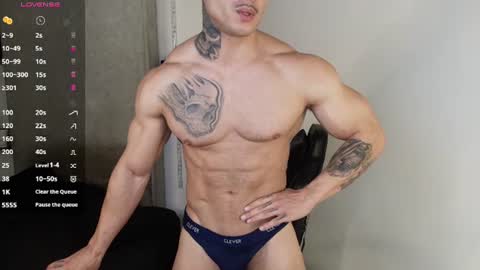 Snapshot of colombianmuscle8 chatting on July 14, 3:18 pm colombianmuscle8 online show from July 14, 3:18 pm