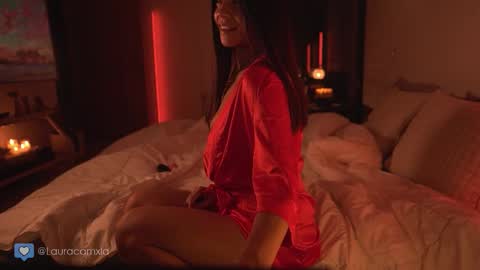Laura online show from October 22, 2:01 am