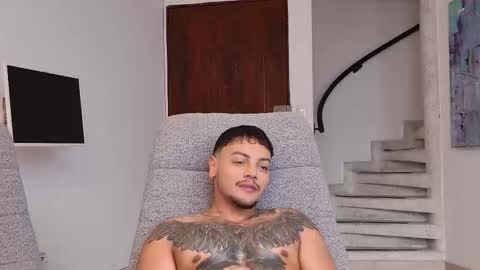 Snapshot of colton_mars chatting on March 1, 10:56 pm Jhoan online show from March 1, 10:56 pm