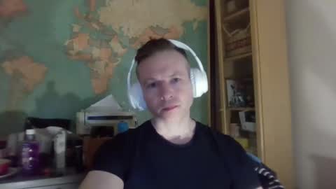 Snapshot of comecontrol chatting on March 4, 8:46 am comecontrol online show from March 4, 8:46 am