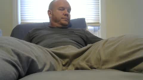 Snapshot of comegetmeinthemorning chatting on December 8, 7:43 pm comegetmeinthemorning online show from December 8, 7:43 pm