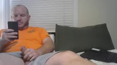 Snapshot of comegetmeinthemorning chatting on December 11, 12:12 am comegetmeinthemorning online show from December 11, 12:12 am