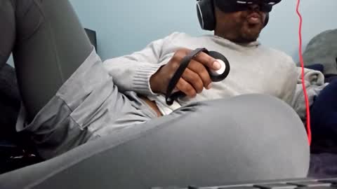 Snapshot of comesuckthisdick111 chatting on January 19, 6:39 am comesuckthisdick111 online show from January 19, 6:39 am