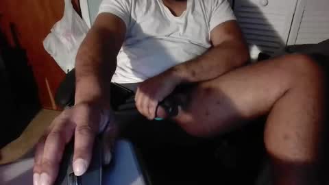 Snapshot of comesuckthisdick111 chatting on February 17, 7:49 am comesuckthisdick111 online show from February 17, 7:49 am