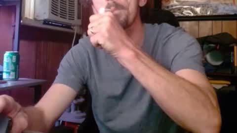 Snapshot of comic_king27 chatting on February 27, 10:32 pm Nelson or ComicKing and sometime Peachy143 online show from February 27, 10:32 pm