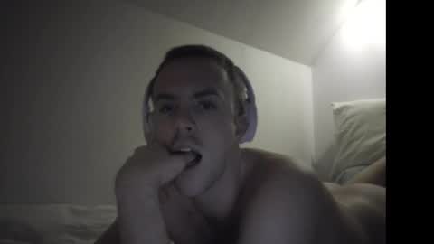 Snapshot of confessionsofalonelylover chatting on January 10, 5:09 am dreamy eyed lover online show from January 10, 5:09 am