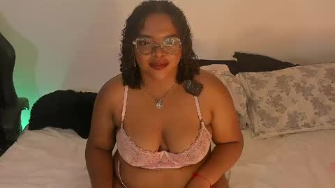 Snapshot of conielaurenth chatting on June 6, 11:15 am conielaurenth online show from June 6, 11:15 am