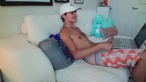 Snapshot of connertwunk chatting on May 21, 5:42 pm ConnerTwunk online show from May 21, 5:42 pm