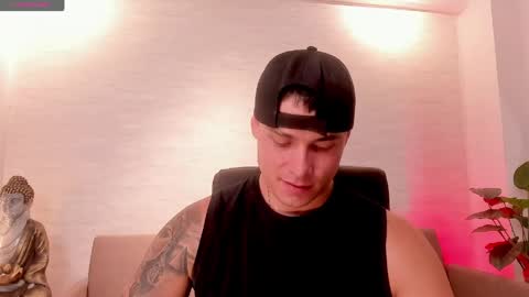 Snapshot of connorsmith_26 chatting on April 21, 10:54 am Connor Smith online show from April 21, 10:54 am