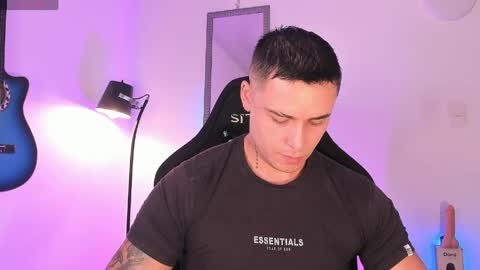 Snapshot of connorsmith_26 chatting on May 28, 1:19 pm Connor Smith online show from May 28, 1:19 pm