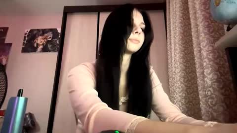 Snapshot of constancefeusier chatting on October 29, 6:20 pm Isabella online show from October 29, 6:20 pm