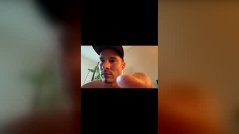 Snapshot of contentboyvideos chatting on June 11, 10:57 am LukasGoodBoyXXX online show from June 11, 10:57 am