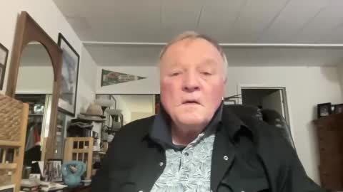 Snapshot of cookoosnest chatting on December 16, 5:06 am cookoosnest online show from December 16, 5:06 am