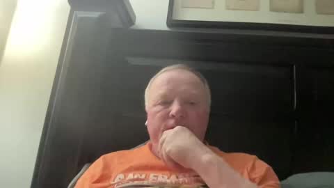 Snapshot of cookoosnest chatting on December 28, 5:02 am cookoosnest online show from December 28, 5:02 am