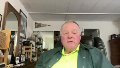 Snapshot of cookoosnest chatting on January 11, 12:44 am cookoosnest online show from January 11, 12:44 am