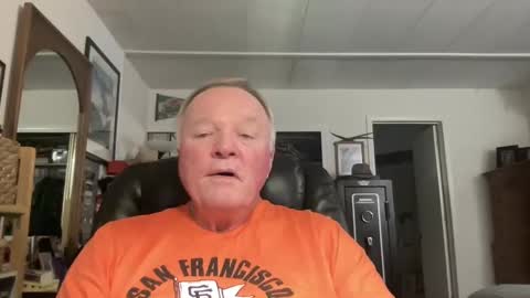 Snapshot of cookoosnest chatting on March 11, 3:59 am cookoosnest online show from March 11, 3:59 am