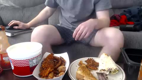 Snapshot of copper_crotch chatting on June 27, 1:43 am copper_crotch online show from June 27, 1:43 am