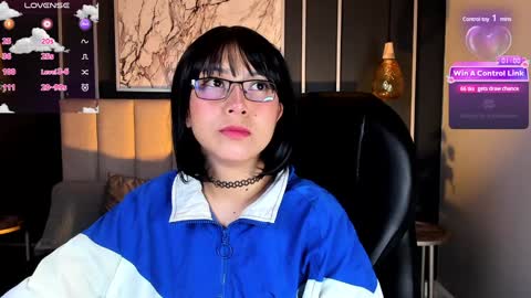 Snapshot of coralinericce_ chatting on December 2, 4:31 am Coral Stefani online show from December 2, 4:31 am
